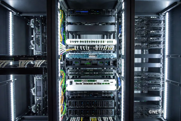 노후 배선 정리와 기가급 장비 교체로 속도 저하 문제를 완벽히 해결한 네트워크 인프라 구축 전경